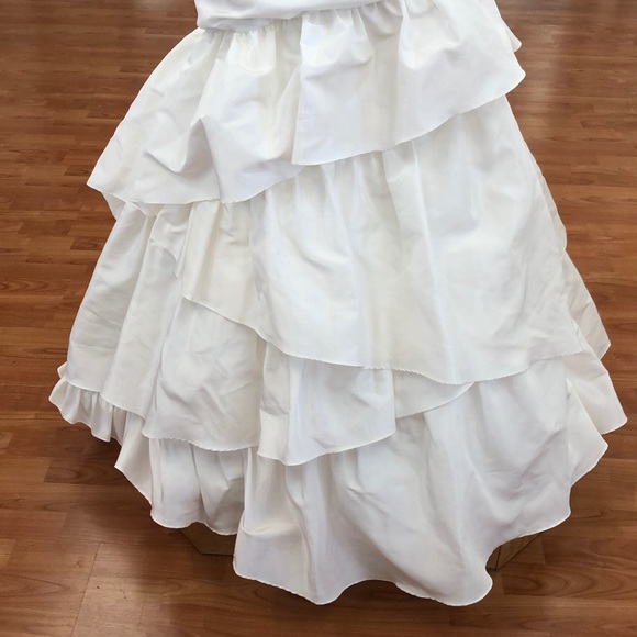 ⭐️SOLD🌟 Classic ivory wedding gown - Picture 3 of 8